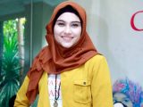 zee zee shahab jadi ustazah di cahaya cinta pesantren zee zee shahab jadi ustazah di cahaya cinta pesantren