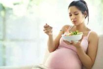 8 Daftar Makanan Yang Harus Dihindari Oleh Ibu Hamil