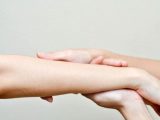 Cara Memutihkan Tangan Yang Mudah Dilakukan Cara Memutihkan Tangan Yang Mudah Dilakukan